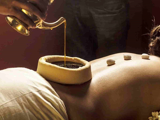 Ayurvedic Oil Compresses: The Art of External Vastis